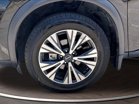 Used 2023 Nissan Rogue SV FWD image 9