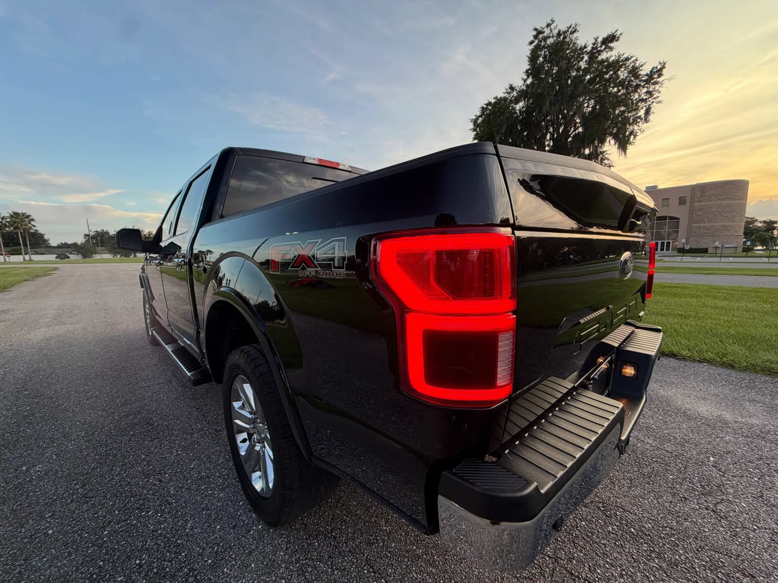 Used 2018 Ford F150 Lariat w/ Equipment Group 502A Luxury AWD/4WD image 45