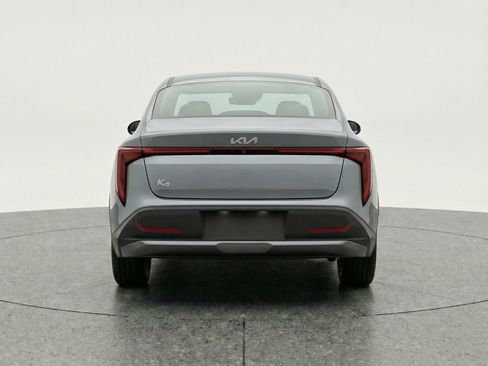 Used 2025 Kia K4 LXS image 7