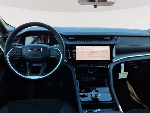 New 2026 Jeep Grand Cherokee Altitude image 11