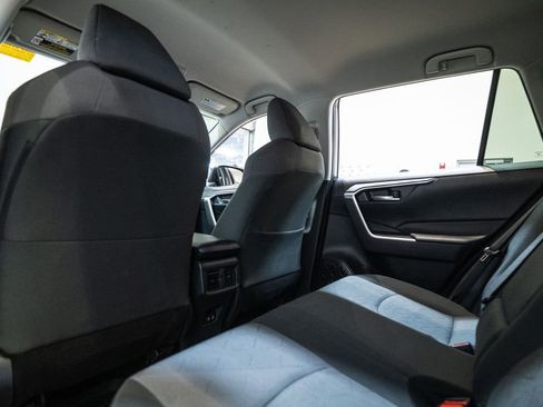 Used 2020 Toyota RAV4 XLE image 29