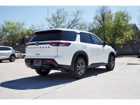 New 2026 Nissan Pathfinder S image 5