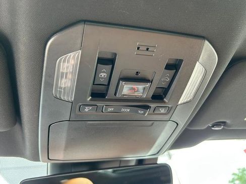 Used 2022 Toyota Highlander Platinum image 25