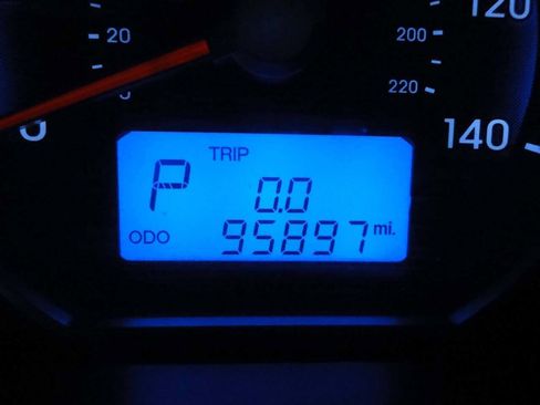 Used 2011 Hyundai Santa Fe GLS FWD image 17