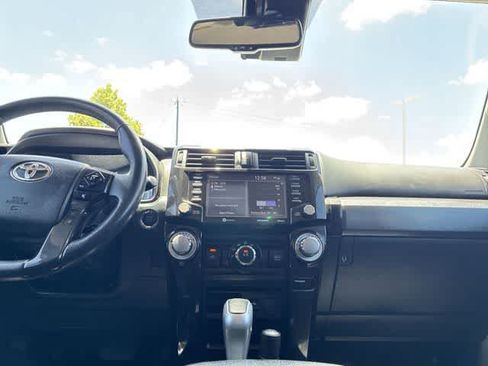 Used 2021 Toyota 4Runner TRD Off-Road AWD/4WD image 30