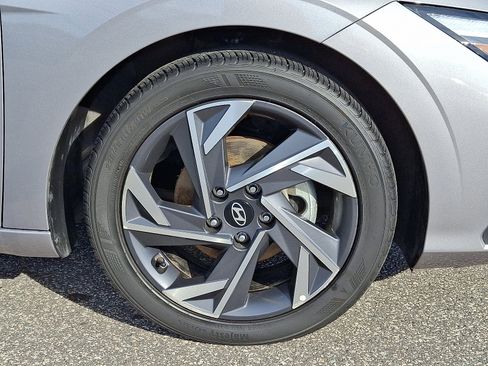 Certified 2025 Hyundai Elantra Sport image 8