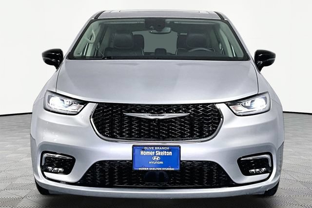 Used 2024 Chrysler Pacifica Limited FWD image 4