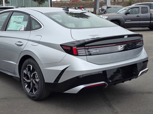 New 2025 Hyundai Sonata SEL FWD image 10