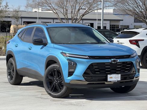 New 2026 Chevrolet Trax ACTIV w/ Sunroof Package image 2