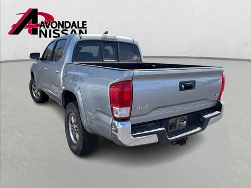 Used 2017 Toyota Tacoma SR5 w/ Tow Package image 3