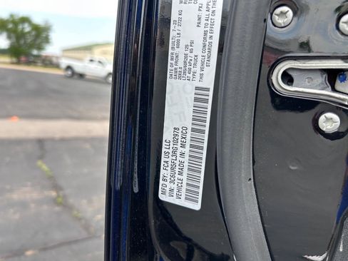 Used 2024 RAM 2500 Laramie w/ Sport Appearance Package AWD/4WD image 30
