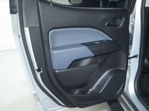 Used 2018 Chevrolet Colorado Z71 AWD/4WD image 13