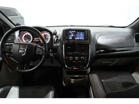 Used 2019 Dodge Grand Caravan SXT FWD image 22