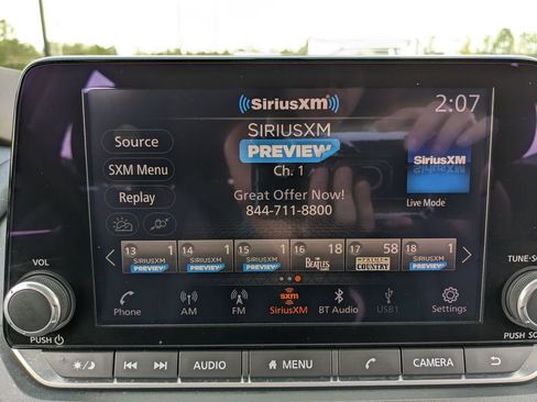 Used 2023 Nissan Rogue SV image 31