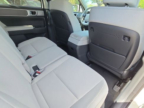 Used 2026 Hyundai Santa Fe SE FWD image 11