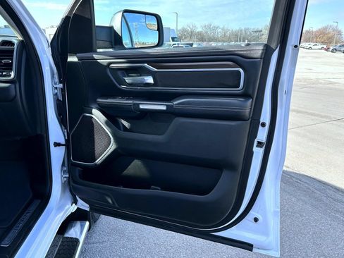 Used 2022 RAM 1500 Laramie AWD/4WD image 16