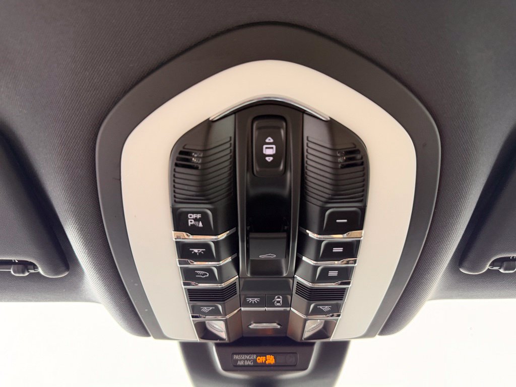 Used 2024 Porsche Macan S AWD/4WD image 32