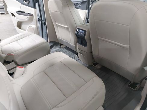 Used 2023 GMC Acadia Denali w/ Denali Ultimate Package AWD/4WD image 11
