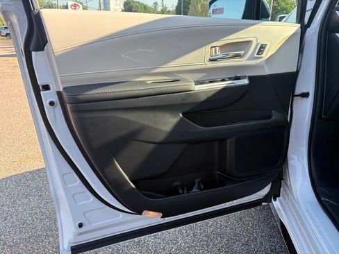 New 2026 Toyota Sienna Platinum AWD/4WD image 31