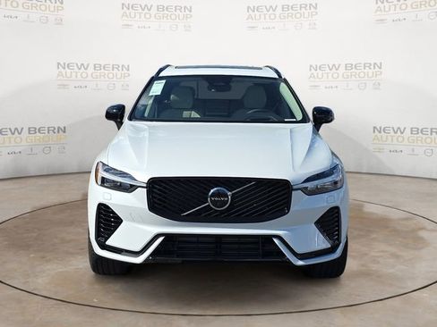 New 2026 Volvo XC60 T8 Ultra w/ Protection Package Premier AWD/4WD image 8
