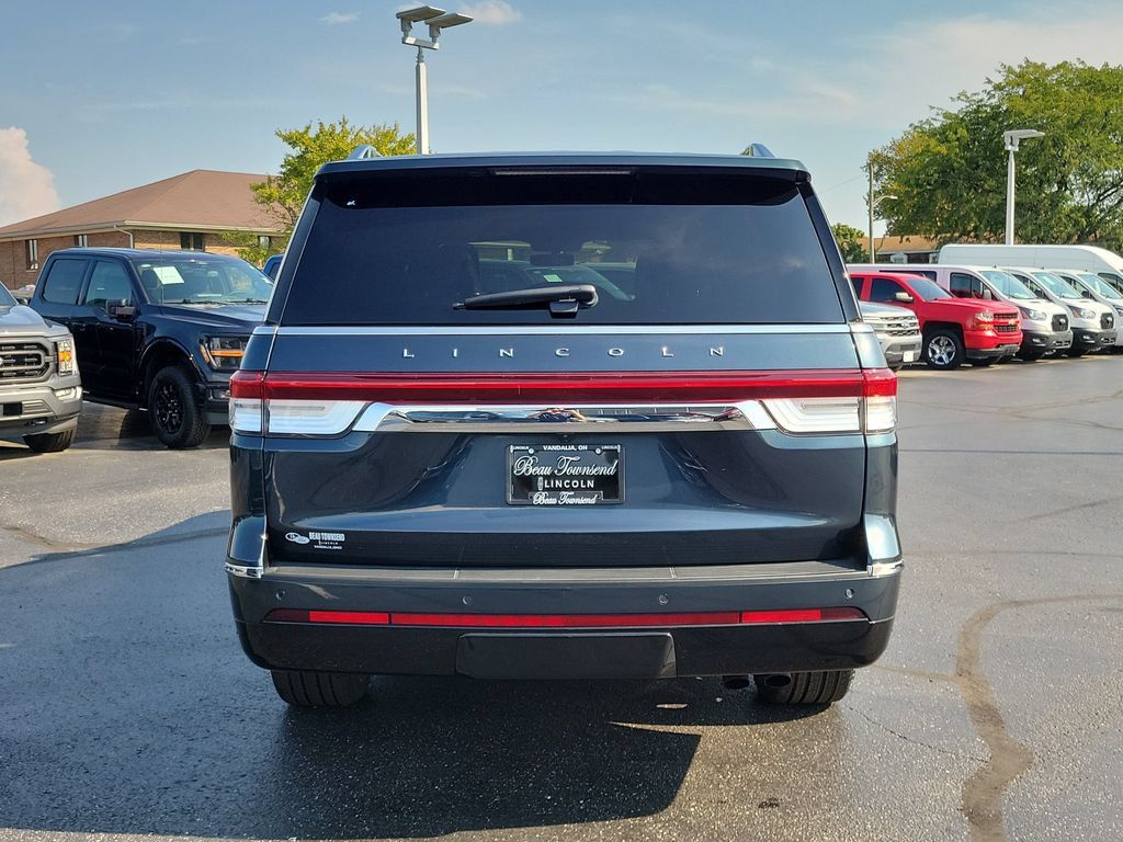 Certified 2022 Lincoln Navigator L Reserve AWD/4WD image 5