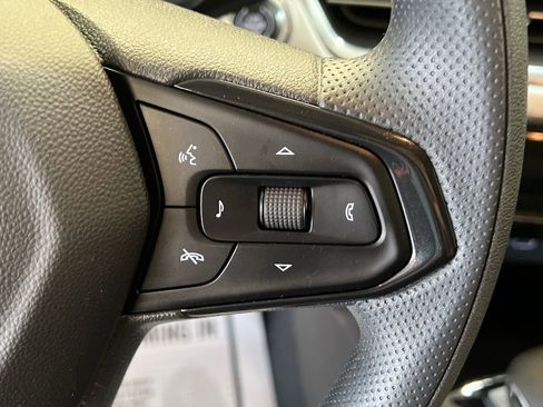 Used 2024 Chevrolet Trax LT FWD image 23