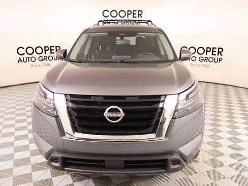 Used 2025 Nissan Pathfinder SV FWD image 9