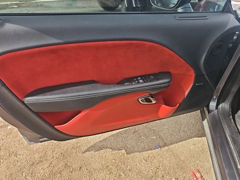 Used 2015 Dodge Challenger SRT Hellcat image 11