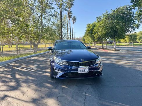 Used 2019 Kia Optima LX FWD image 2