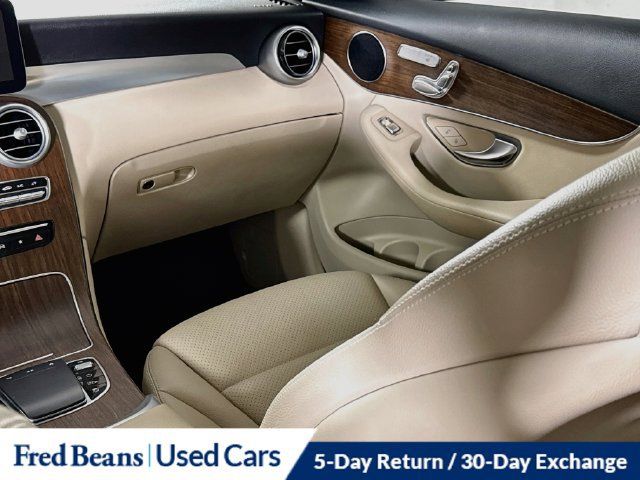 Used 2022 Mercedes-Benz GLC 300 4MATIC image 29