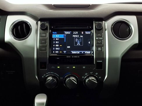 Used 2017 Toyota Tundra SR5 w/ SR5 Upgrade Package RWD image 22