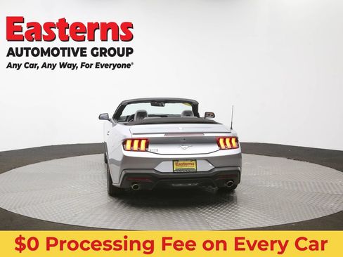 Used 2025 Ford Mustang Premium RWD image 33