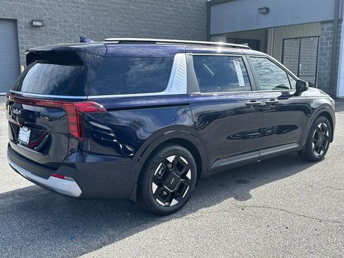 New 2026 Kia Carnival EX image 3