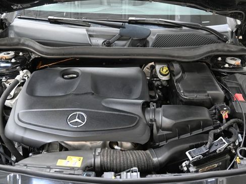 Used 2018 Mercedes-Benz CLA 250 250 4MATIC image 32