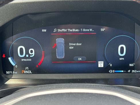 Used 2025 Ford Explorer Active w/ Active Comfort Package image 24