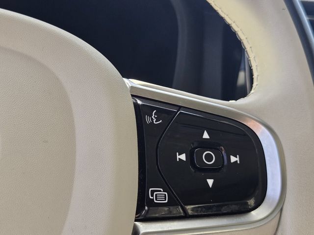 Used 2023 Volvo XC60 B5 Plus w/ Protection Package Premier FWD image 27
