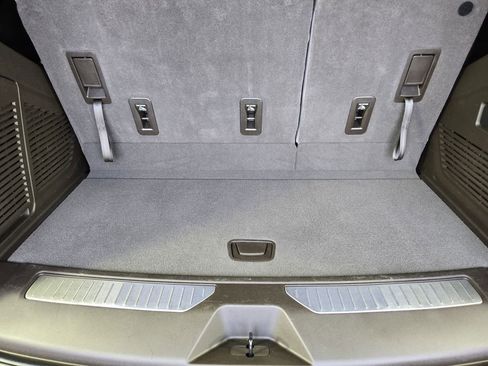 Used 2023 Chevrolet Tahoe Z71 image 36