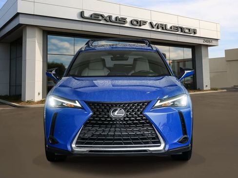 Used 2023 Lexus UX 250h image 2