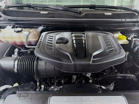 Used 2024 Jeep Wagoneer Series II AWD/4WD image 34