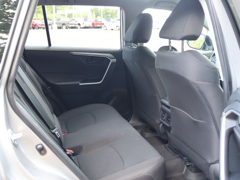 Used 2024 Toyota RAV4 LE AWD/4WD image 17