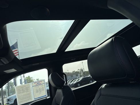 Used 2025 Ford F150 Raptor image 18