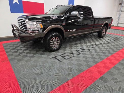 Used 2022 RAM 3500 Limited AWD/4WD image 2