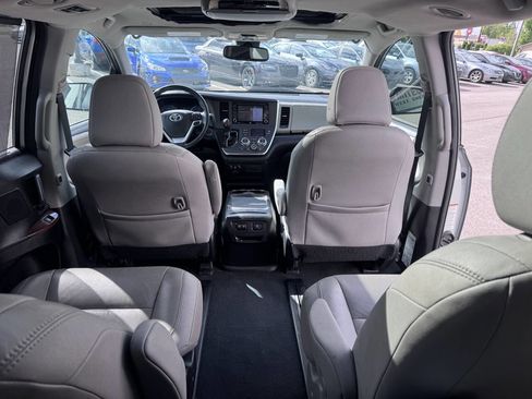 Used 2019 Toyota Sienna Limited AWD/4WD image 13