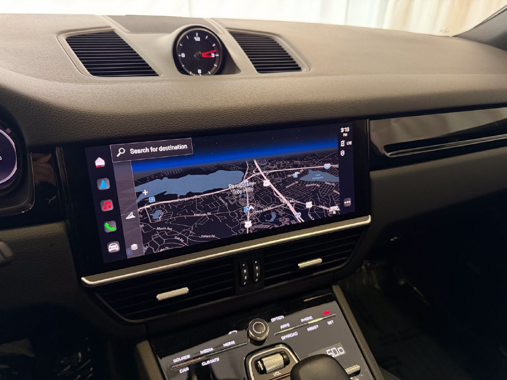 Certified 2022 Porsche Cayenne AWD/4WD image 23