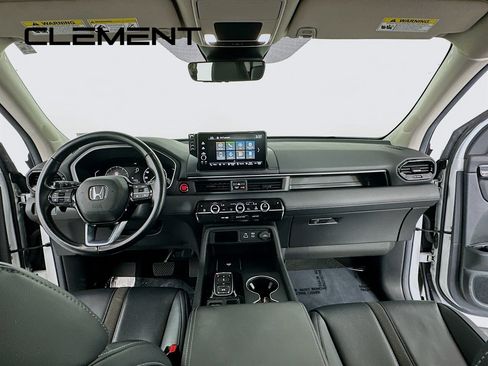 Used 2025 Honda Pilot EX-L image 12