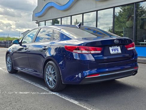 Used 2018 Kia Optima LX w/ 17" Alloy Wheels Package FWD image 3