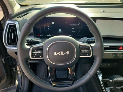 Used 2024 Kia Sorento SX FWD image 19