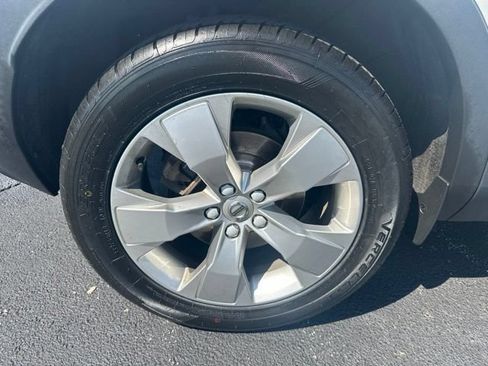 Used 2022 Volvo XC40 T4 Momentum FWD image 39