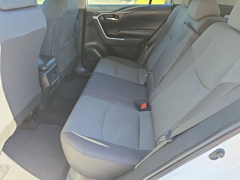 Used 2022 Toyota RAV4 XLE image 17