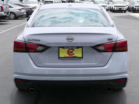 Used 2024 Nissan Altima 2.5 SR FWD image 5